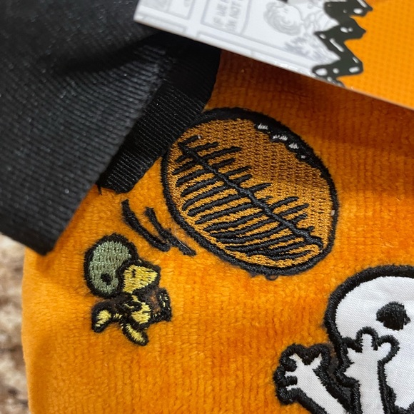 NWT Peanuts Snoopy Fall Football set of two hand towels - Picture 3 of 3